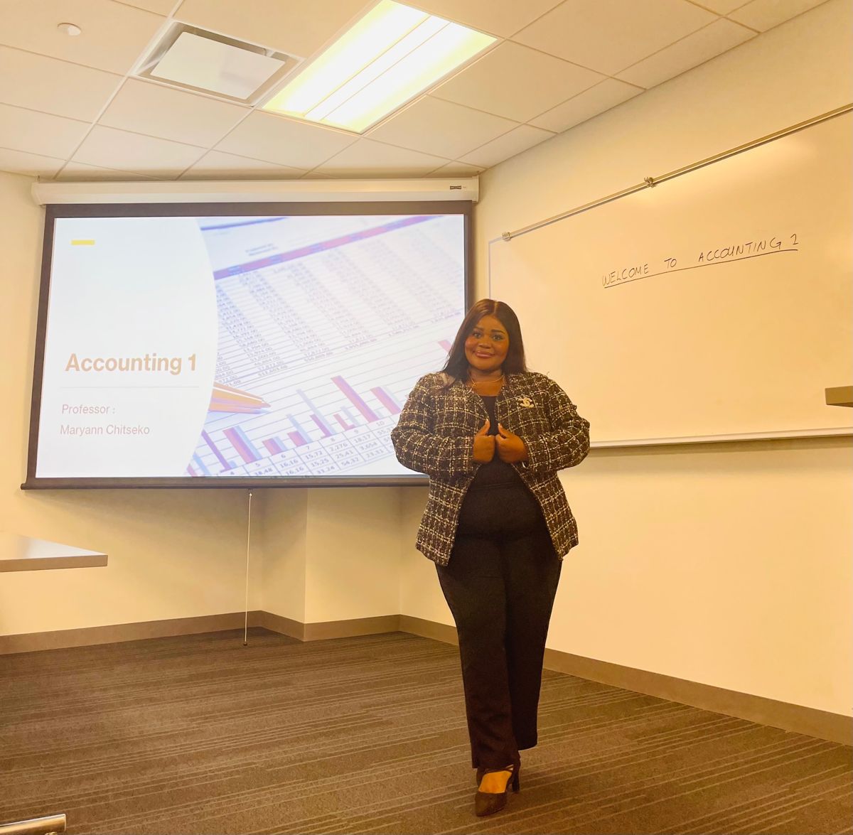 Professor Maryann Chitseko teaching Accounting 1 at Collin College
